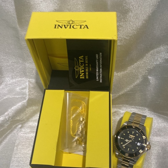 Watch - Picture 3 of 3